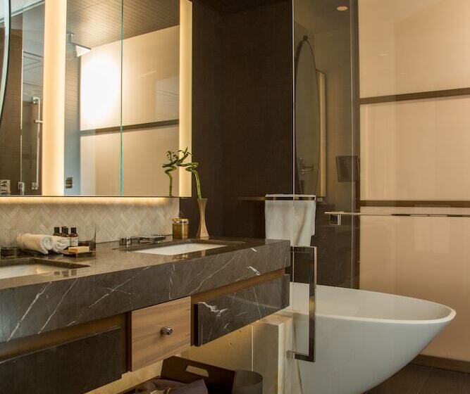 Standard Room 2 Double Beds, Fairmont Quasar Istanbul