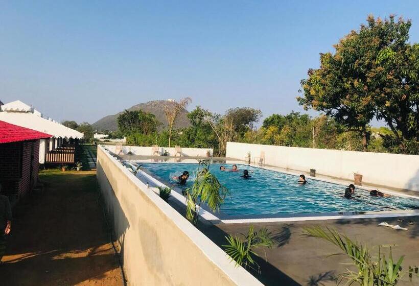 چادر با خدمات رفاهی استاندارد, Green Park Resort