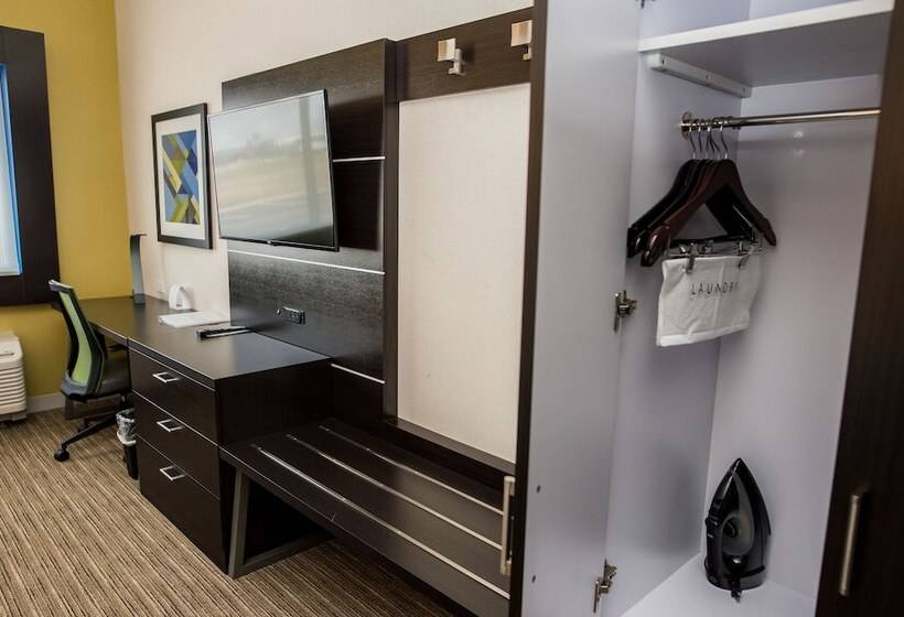Люкс Адаптированный для Инвалидов, Holiday Inn Express & Suites   Marietta, An Ihg