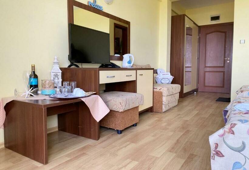 Quarto Estandar com Sacada, Zaara