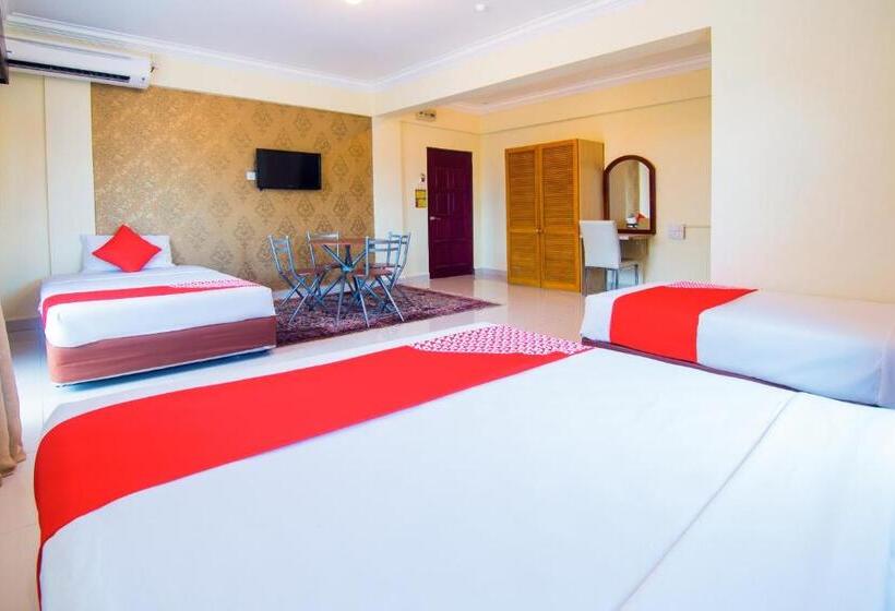 Family Suite, OYO 528 Sea Princess Hotel