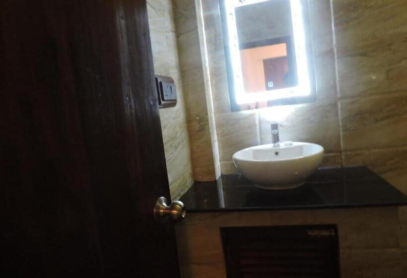 Номер Deluxe с Балконом, Asantha Guest House