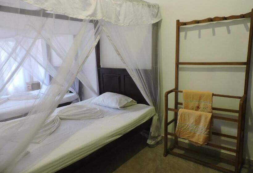 Номер Стандарт, Asantha Guest House
