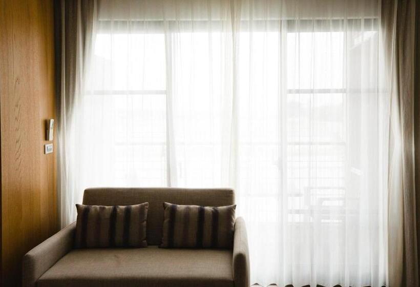 اتاق لوکس چهار تخته, 輕塵別院serenegray B&b