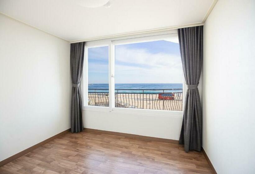 Королевский Люкс, Kensington Resort Seorak Beach