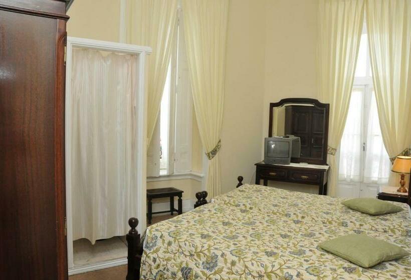 اتاق استاندارد با سرویس بهداشتی مشترک, Pensao Londres