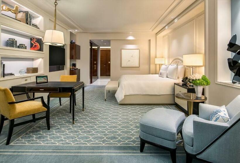 디럭스 룸 킹사이즈 침대, Waldorf Astoria Beverly Hills