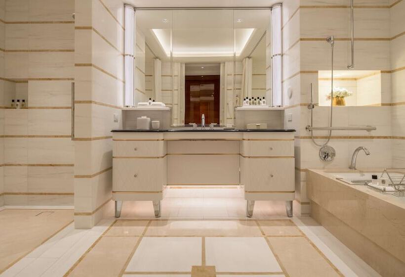 장애인용 디럭스룸, Waldorf Astoria Beverly Hills