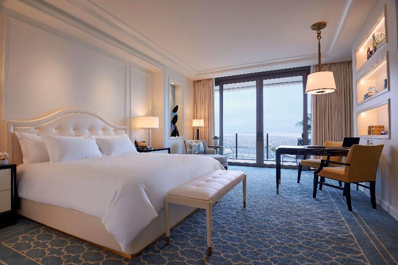 Superior Room with Terrace, Waldorf Astoria Beverly Hills