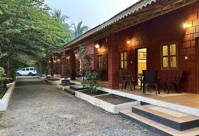 Номер Deluxe с Балконом, Hrishivan Resort Nagaon