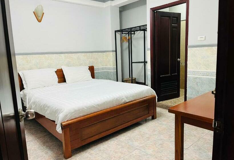 Standard Room, Myti