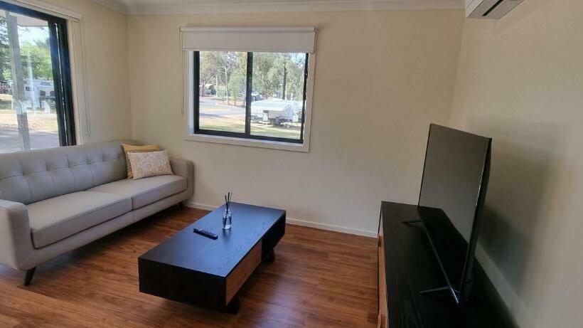 패밀리 스위트, Wedderburn Caravan Park