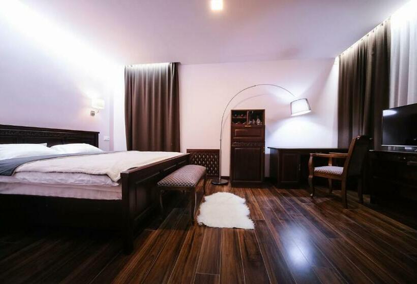 اتاق استاندارد, Dvin