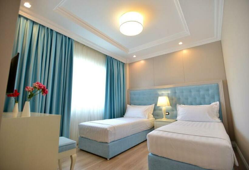 家庭间, Flower Hotels & Resorts