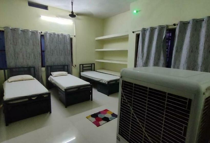 Quarto Triplo Estandar, Joynest Guest House