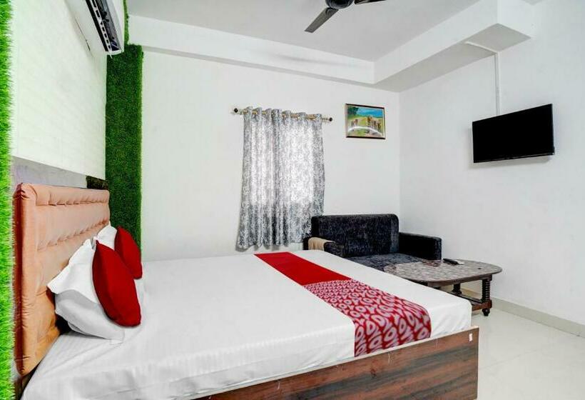 Трехместный Номер Классика, Flagship Youth Hotel & Banquet Hall