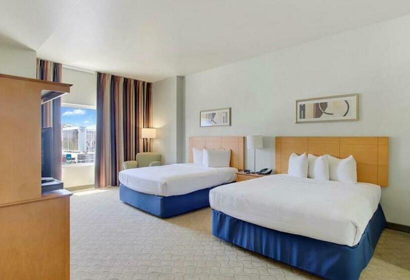 带1个卧室的带阳台的公寓, Condo At Platinum Hotel Strip View