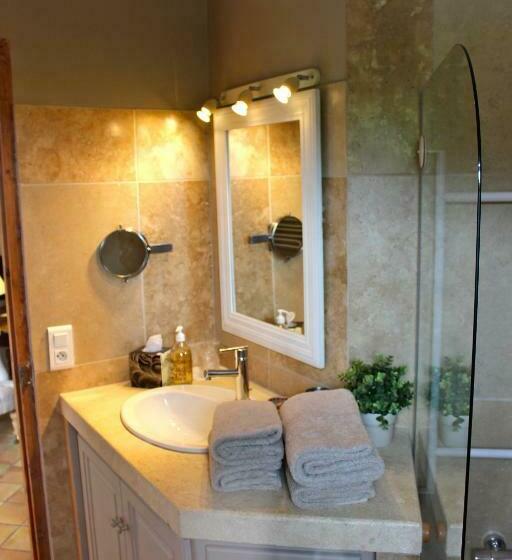 اتاق استاندارد, B&b La Badelle