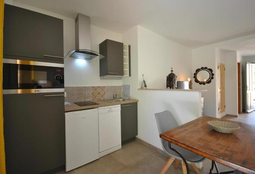 اتاق استاندارد, B&b La Badelle