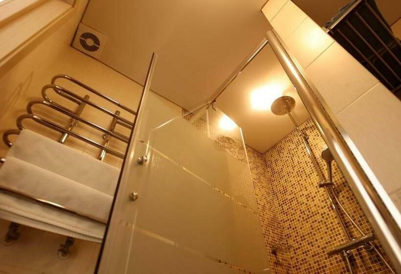 اتاق استاندارد, Fessla