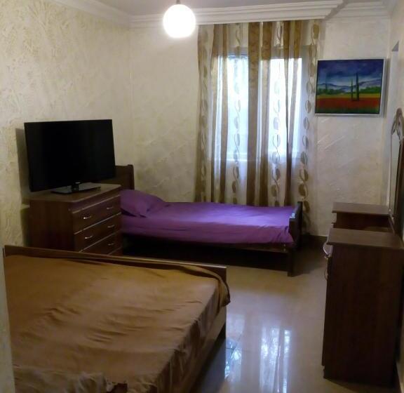 اتاق کلاسیک سه تخته, Mini Hotel On Guramishvili 22