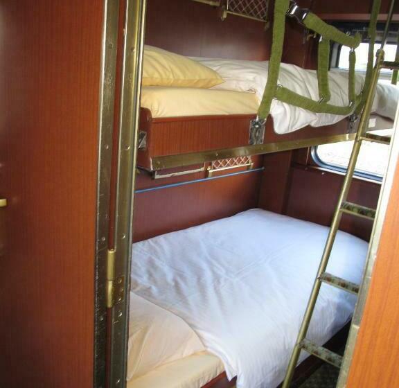 标准三人间共用浴室, Train Lodge Amsterdam