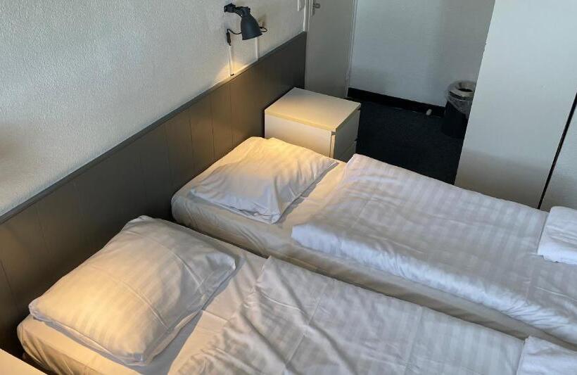 Quarto Quádruplo Estandar, City