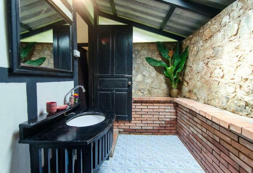 Classic room with balcony, Hillside  Nature Lifestyle Lodge