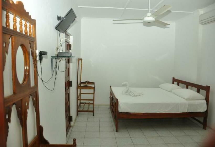 Семейный Номер, Sujatha Tourist Rest