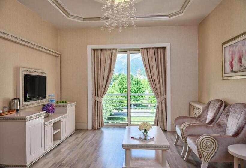 Полулюкс, Qafqaz Riverside