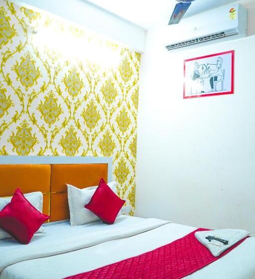 Номер Deluxe, Shubham Paradise Noida 70