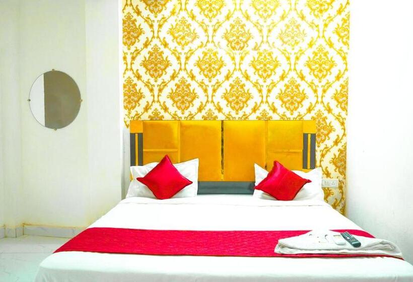Номер Deluxe, Shubham Paradise Noida 70