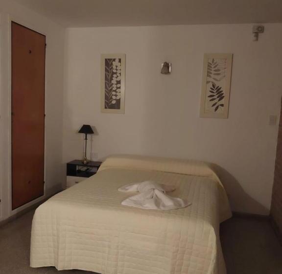 اتاق خانوادگی, Maily Guest House