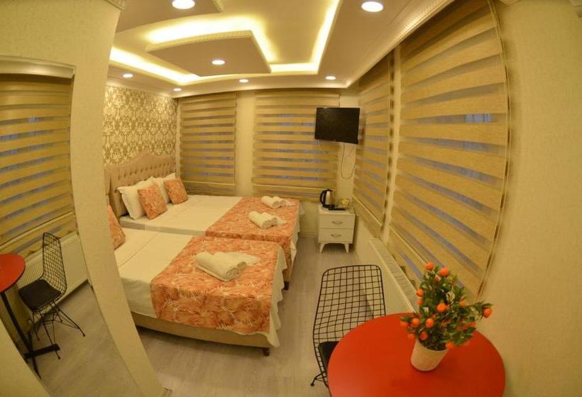 Quarto Triplo Estandar com Sacada, Işıl