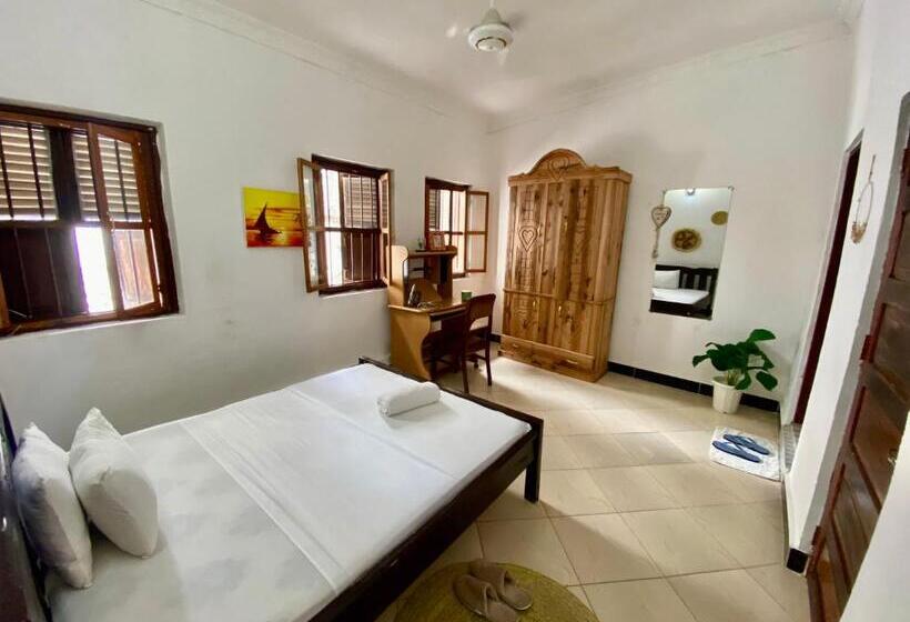 اتاق استاندارد, Nomad Cave  Stonetown