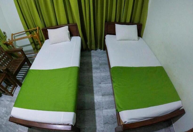 اتاق اکونومی, Samara Guest Inn