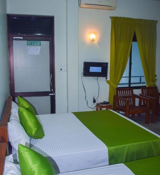 اتاق اکونومی, Samara Guest Inn