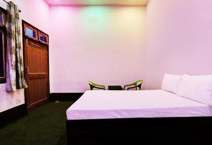 Трехместный Номер Классика, Spot On Unique Guesthouse And Restaurant