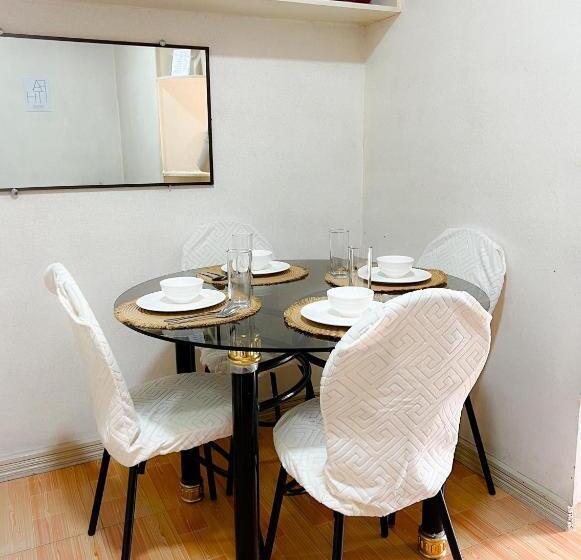 Apartamento 1 Dormitório com Sacada, The Burnham Bliss By Latré