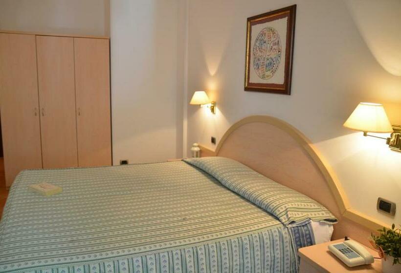 Quarto Estandar, Gabbiano Beach