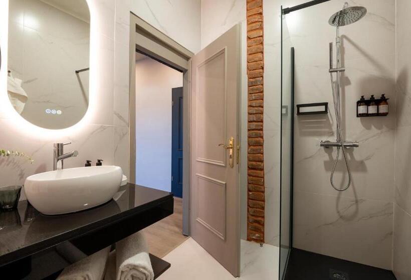 Люкс Вид на Горы, Lilases Boutique House & Garden
