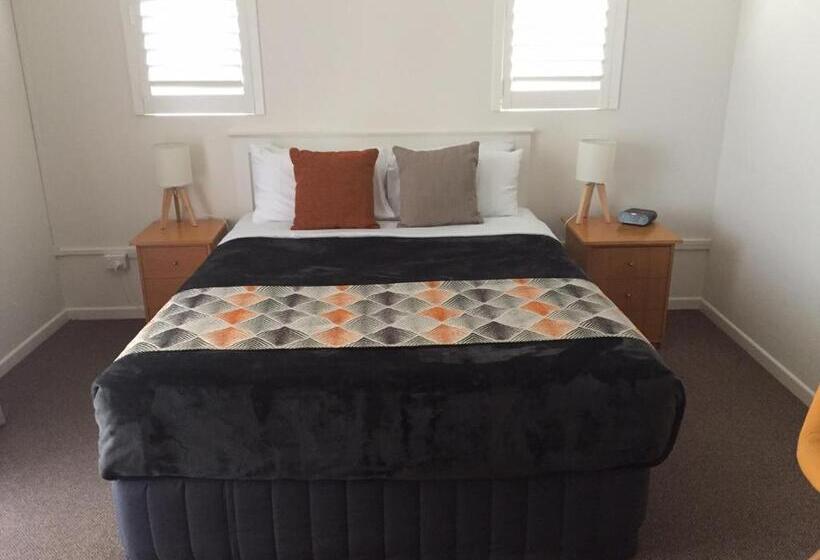 스탠다드 스튜디오, Twin Quays Noosa