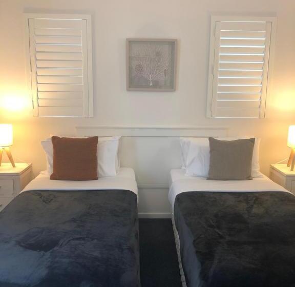 스탠다드 스튜디오, Twin Quays Noosa