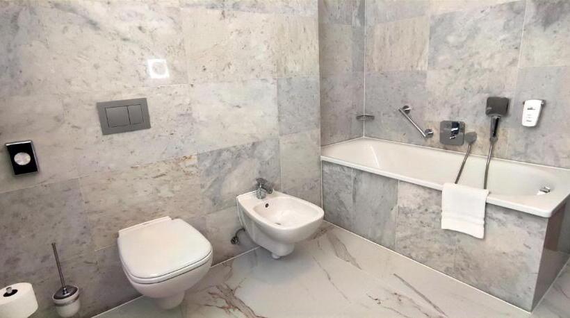 اتاق کلاسیک یک تخته, Zamek Centrum