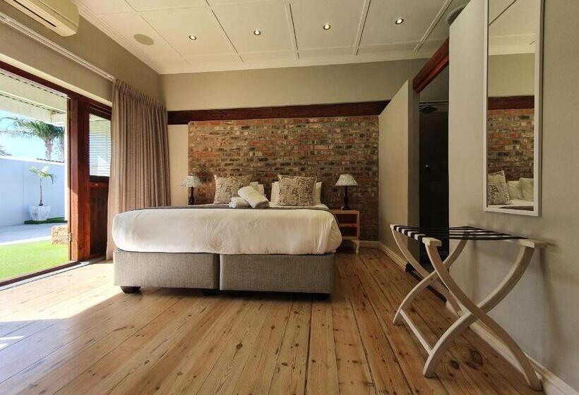 اتاق لوکس, Two Fat Owls Guesthouse