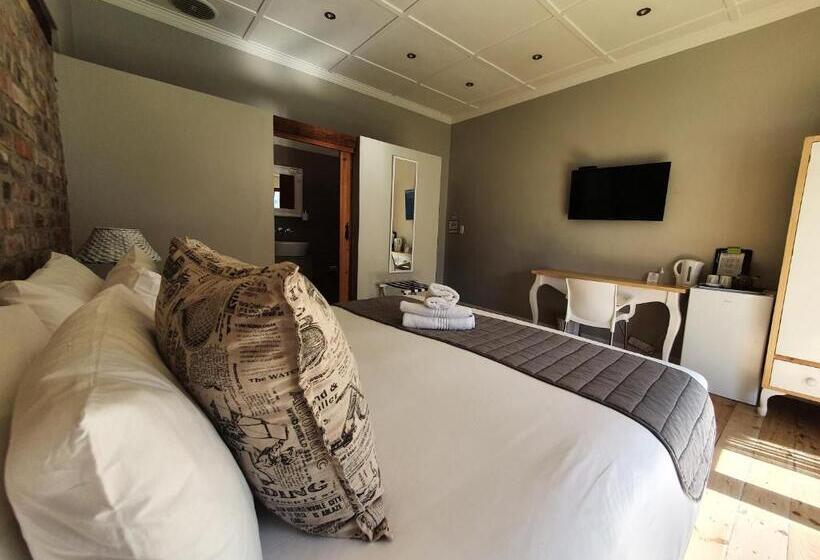 اتاق لوکس, Two Fat Owls Guesthouse