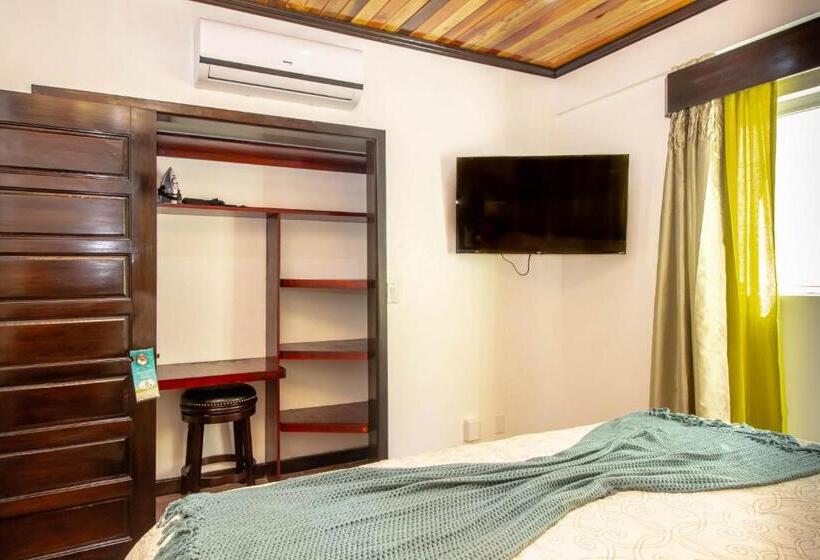 شقة غرفة واحدة مطلة على البحر, Tres Cocos Resort