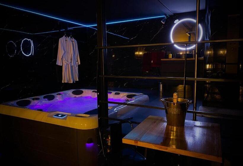 Студия Deluxe, Loveroom Avec Jacuzzi 01