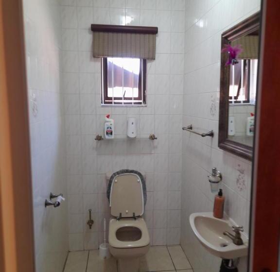 Номер Стандарт Вид на Сад, Chappel Hide Out