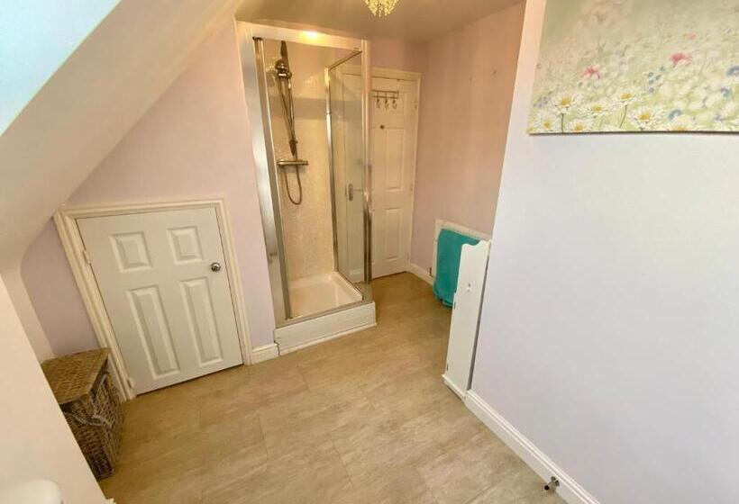 Номер Стандарт Вид на Парк, Number 2, Spacious Rooms, Near Ironbridge!
